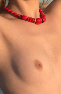 Hrizantema Strips Naked And Looks Amazing Fresh