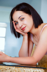 Alin Luxe Revealing Her Luscious Ass And Parting Her Soft Thighs