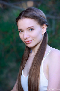 Dariana Not Caring Who Might See Her Daring Display