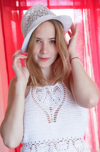 Delizi In Thigh-high Socks And Matching Sunhat