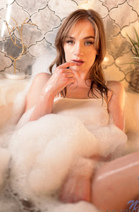 Elsa Violet Sunk Her Dripping Cooch Down Onto Her Dildo For A Stiffie Ride
