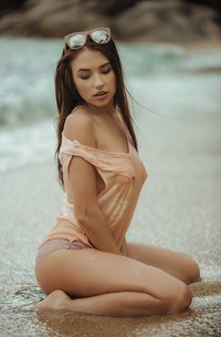 Gorgeous Niemira Posing Naked On The Beach