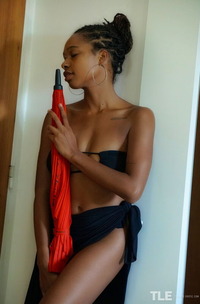 Oli H Argentinian Brunette Following A Guide