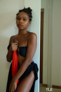 Oli H Argentinian Brunette Following A Guide