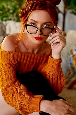 Lacy Lennon Posing In Sexy Glasses