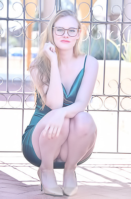 Hot Schoolgirl Roni Gettin Naked In Public