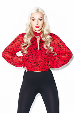 Sasha Kray And Lovita Fate Licking Pussy And Uses Strapon To Fuck