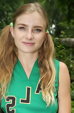 Kinky Cheerleader Hannah Hawthorne