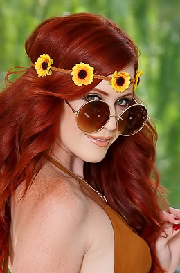 Elle Alexandra - Hippie Redhead In Denim Shorts - Shaved Pussy Fingering