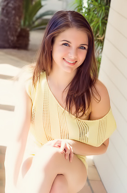 Darien Grey In Yellow Dress