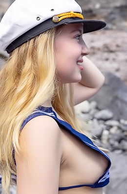 Captain's Muse porn pic gallery