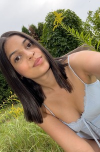 Gia Rosse Masturbated For A Long Time And Peed At The End