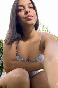 Gia Rosse Masturbated For A Long Time And Peed At The End